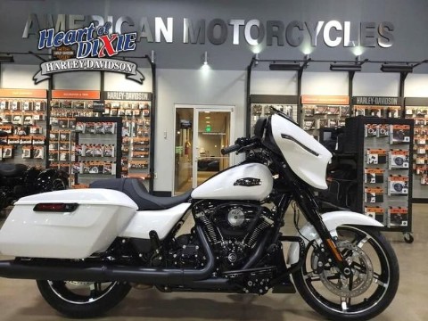 649704 2024 harley davidson flhx street glide touring white onyx pearl - Photo 1