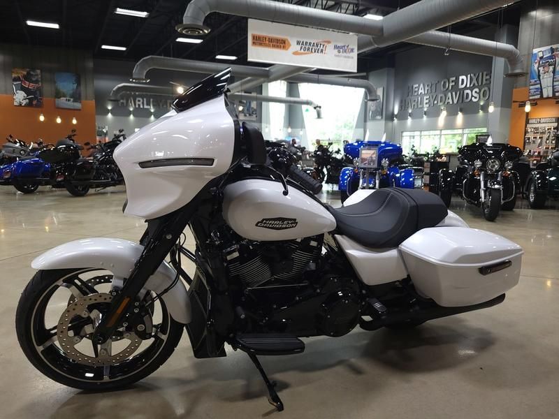 2024 Harley-Davidson Street Glide® in Pelham, Alabama - Photo 10
