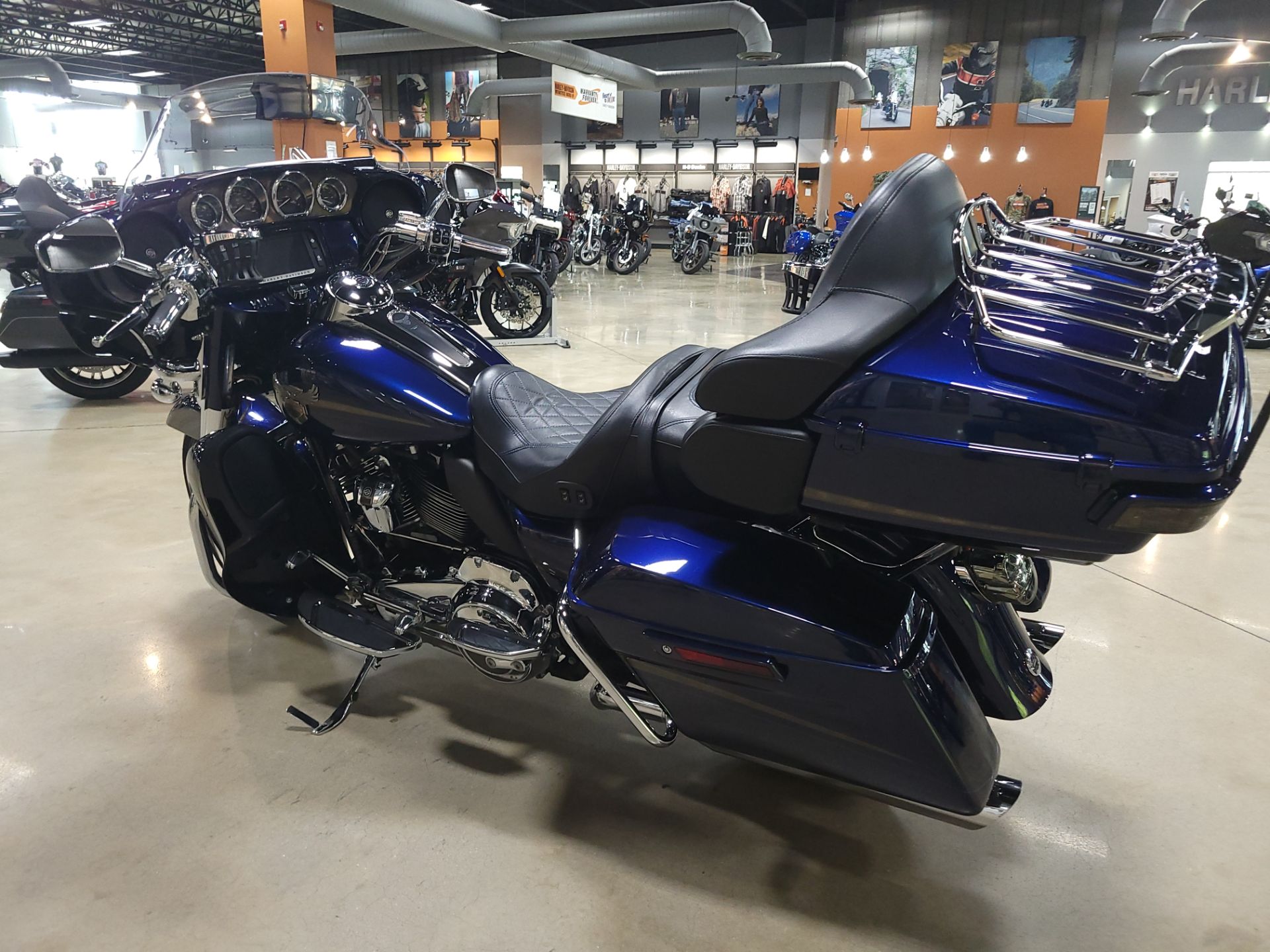 2018 Harley-Davidson 115th Anniversary CVO™ Limited in Pelham, Alabama - Photo 11