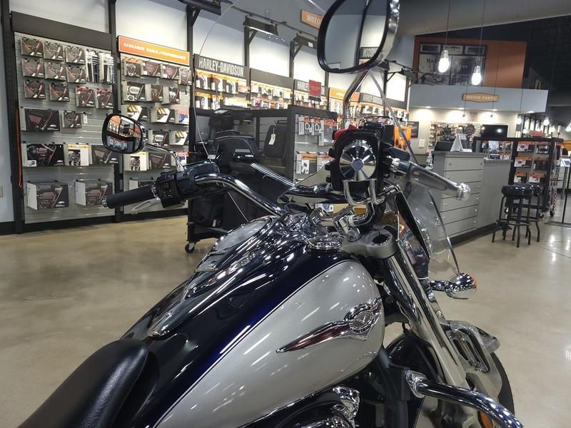 2011 Kawasaki Vulcan® 1700 Nomad™ in Pelham, Alabama - Photo 5