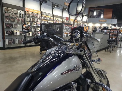 2011 Kawasaki Vulcan® 1700 Nomad™ in Pelham, Alabama - Photo 5