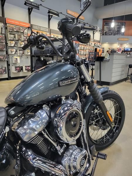 2025 Harley-Davidson Street Bob® in Pelham, Alabama - Photo 5