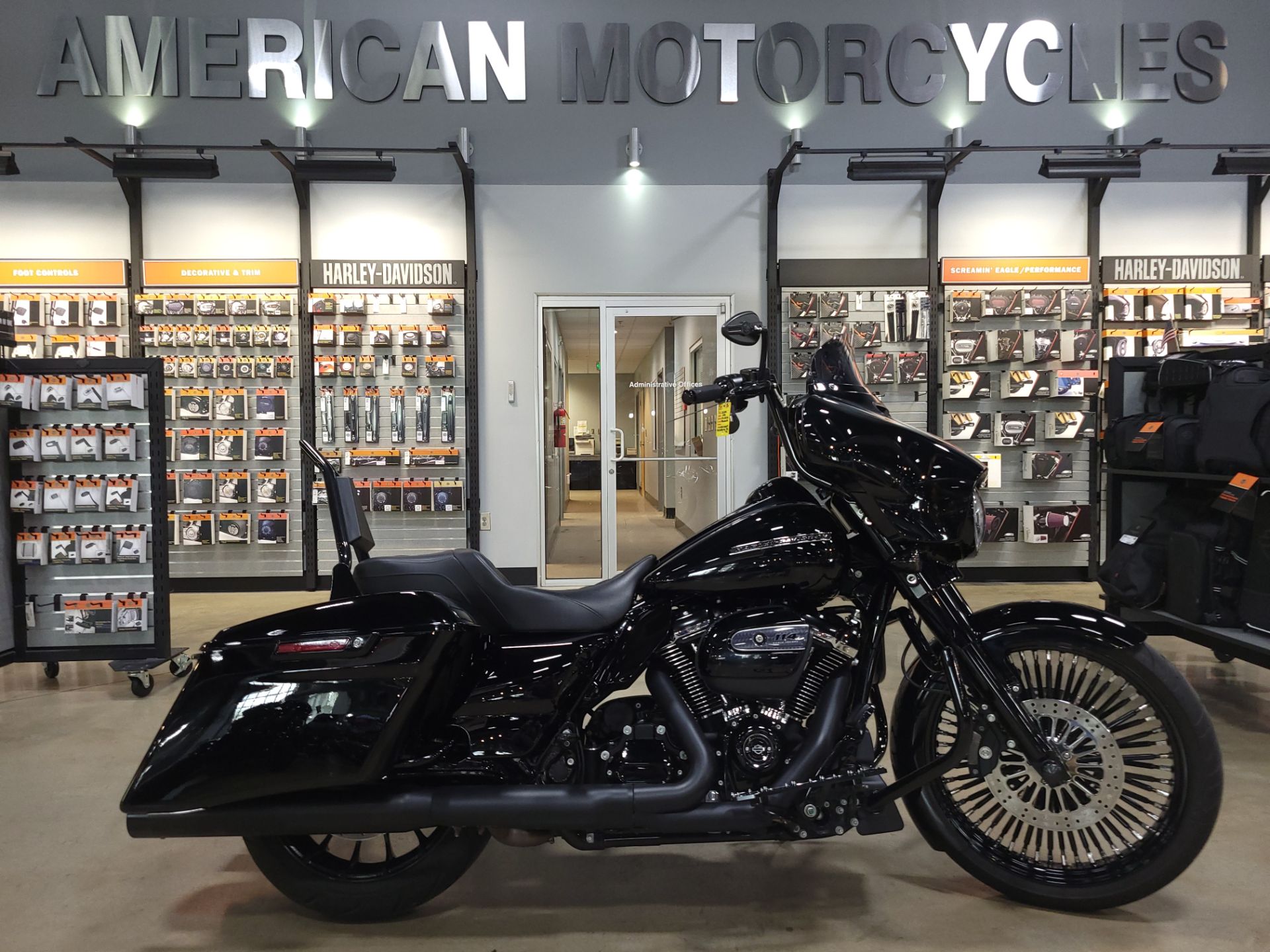 2019 Harley-Davidson Street Glide® Special in Pelham, Alabama - Photo 2