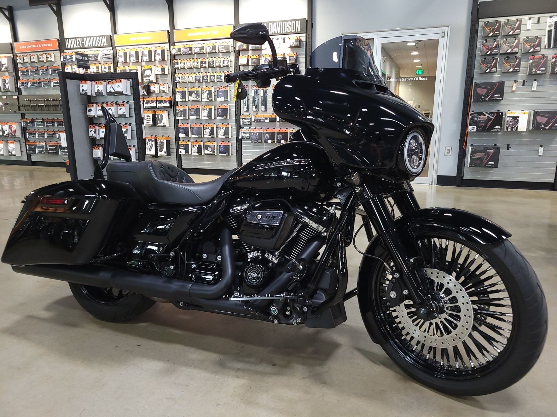 2019 Harley-Davidson Street Glide® Special in Pelham, Alabama - Photo 6
