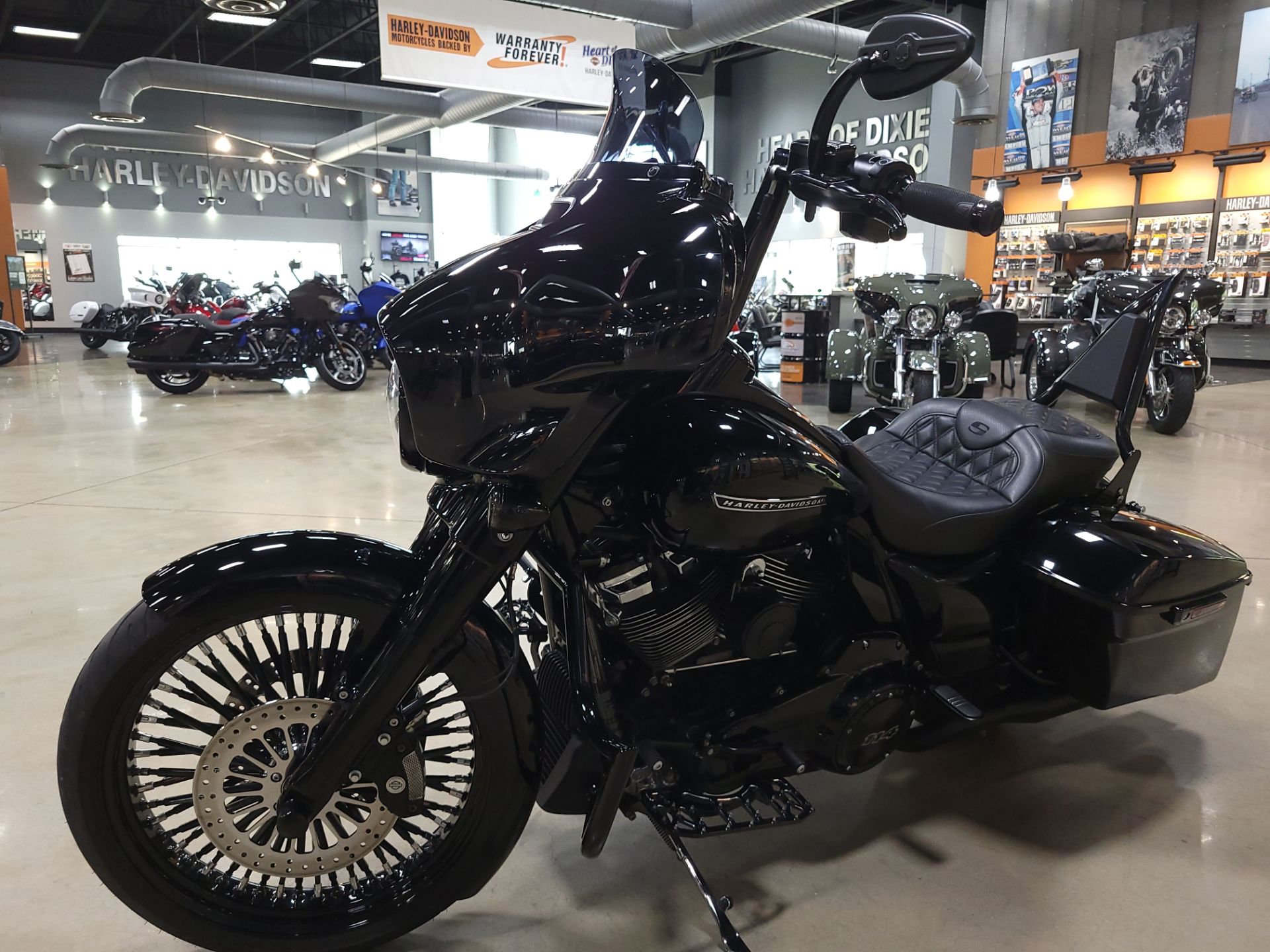 2019 Harley-Davidson Street Glide® Special in Pelham, Alabama - Photo 8