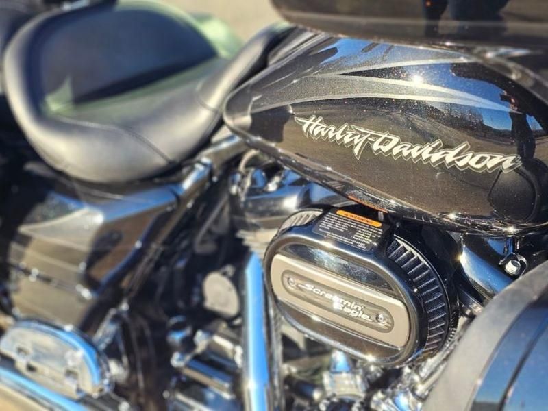 955721 2017 harley davidson flhxse cvo street glide touring dark slate candy arctic black - Photo 6