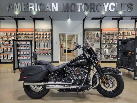 066635 2019 harley davidson FLHC Softail Heritage Classic cruiser vivid black - Photo 2