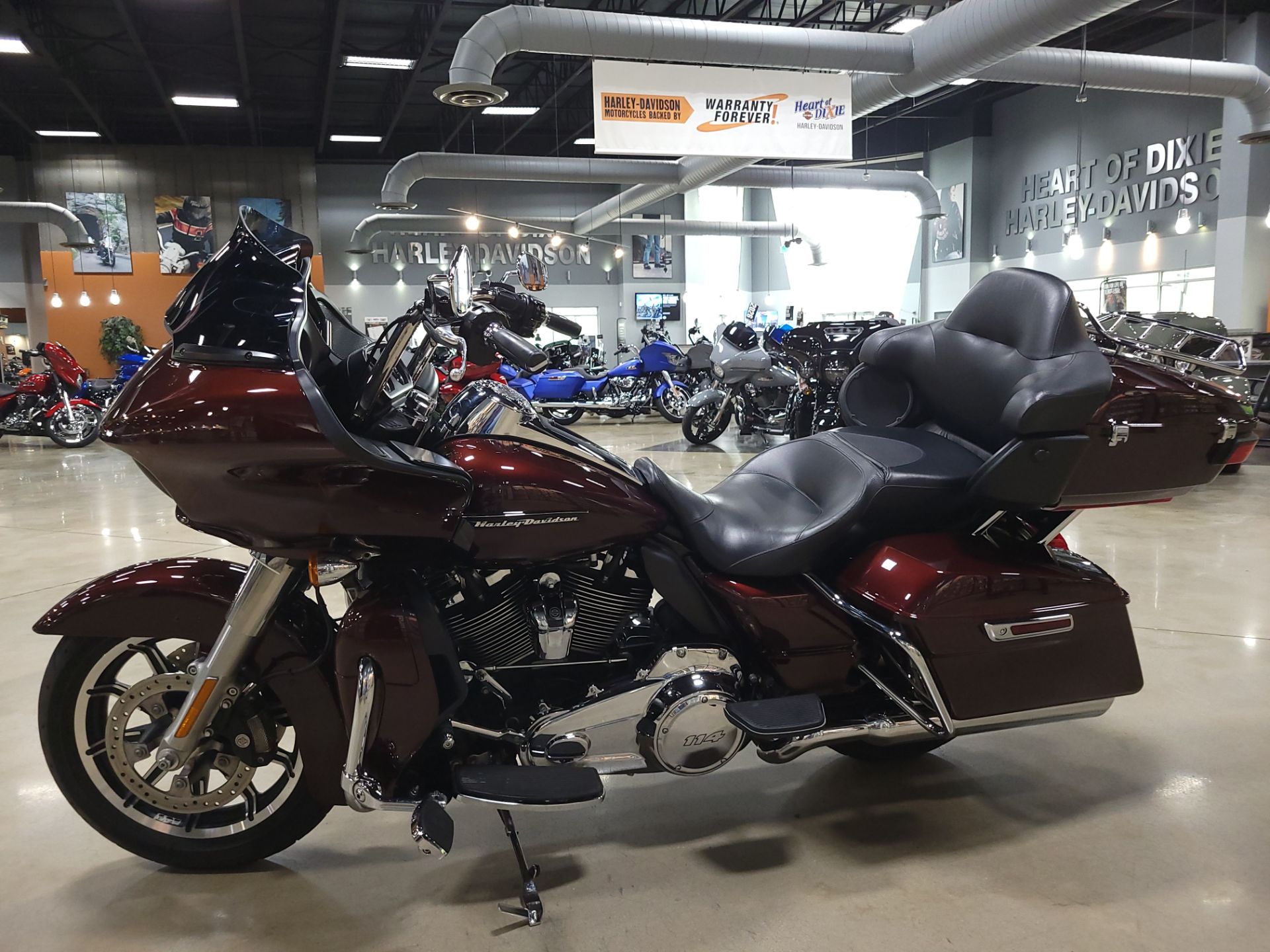 2019 Harley-Davidson Road Glide® Ultra 10