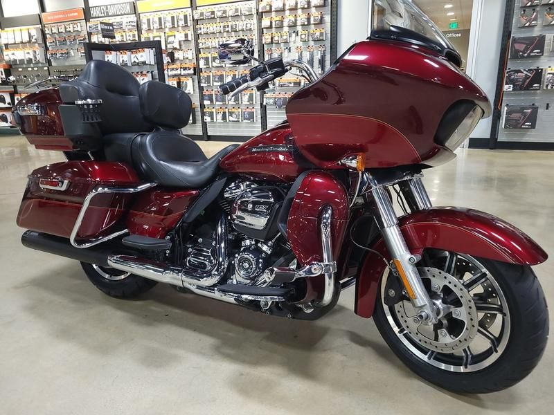 2017 Harley-Davidson Road Glide® Ultra in Pelham, Alabama - Photo 8