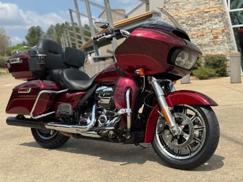 2017 Harley-Davidson Road Glide® Ultra in Pelham, Alabama - Photo 9
