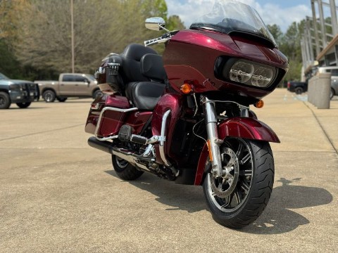 2017 Harley-Davidson Road Glide® Ultra in Pelham, Alabama - Photo 7