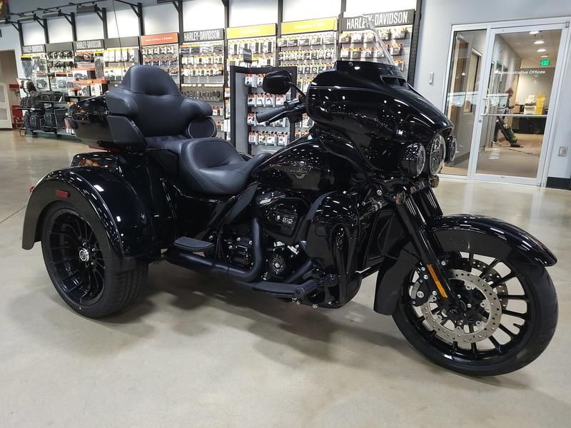 2025 Harley-Davidson Tri Glide® Ultra in Pelham, Alabama - Photo 6