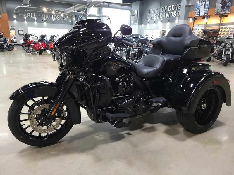 2025 Harley-Davidson Tri Glide® Ultra in Pelham, Alabama - Photo 8