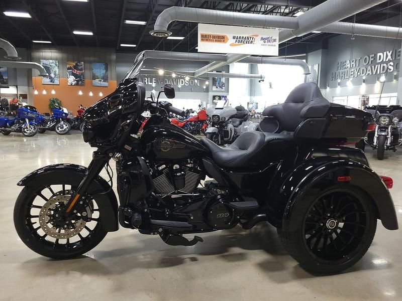 2025 Harley-Davidson Tri Glide® Ultra in Pelham, Alabama - Photo 10