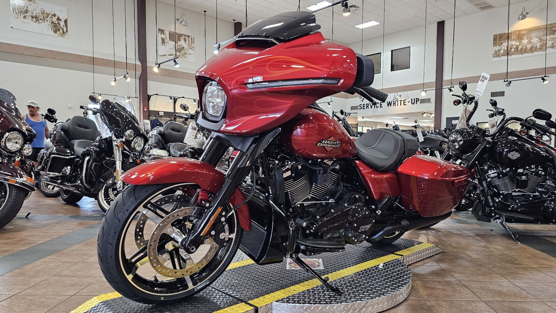 2025 Harley-Davidson Street Glide® in Cottondale, Alabama - Photo 4