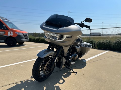 952826 2023 harley davidson fltrxse cvo road glide touring dark platinum - Photo 3