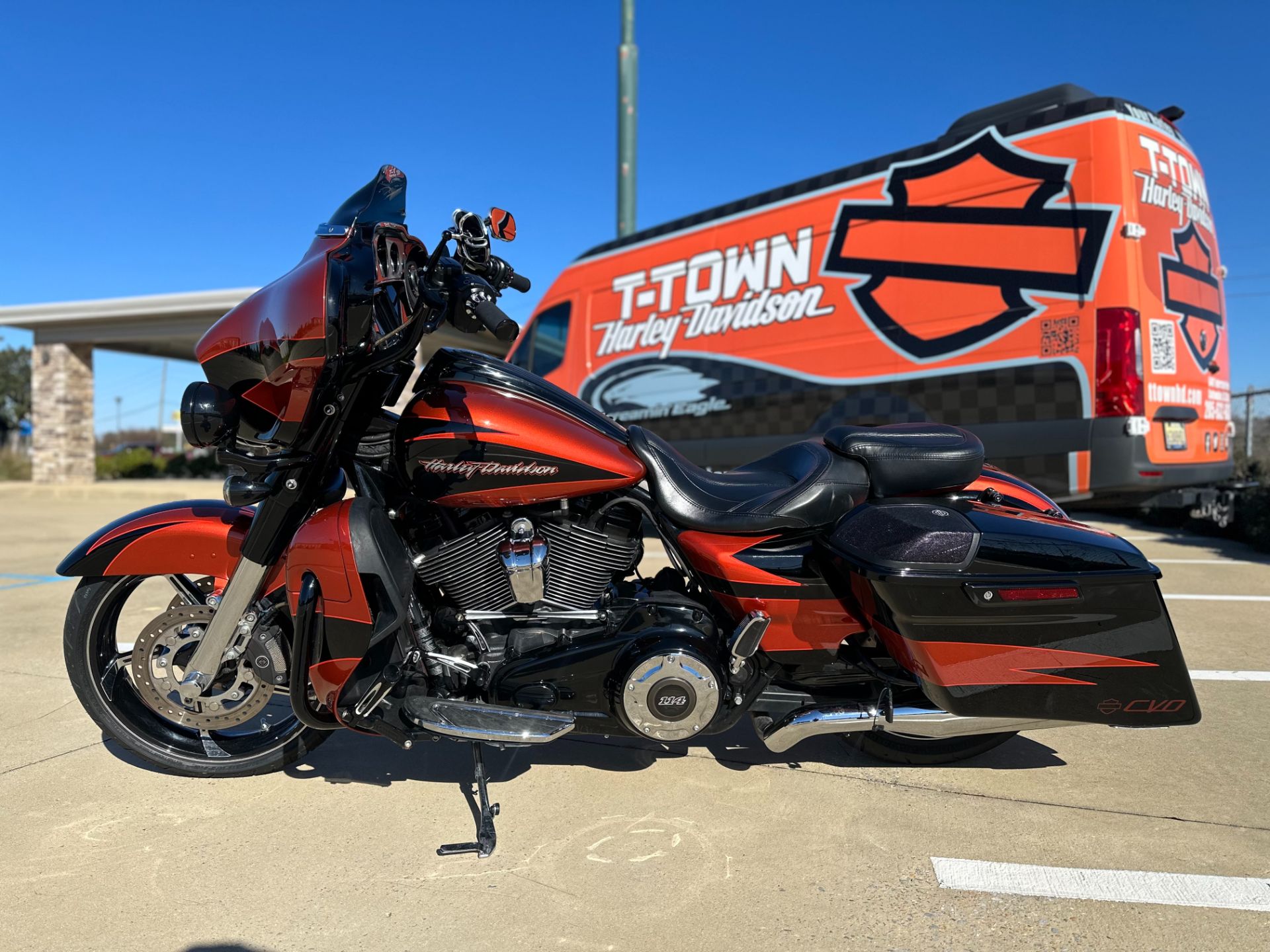 959351 2017 harley davidson flhxse cvo street glide touring sunburst orange starfire black - Photo 4