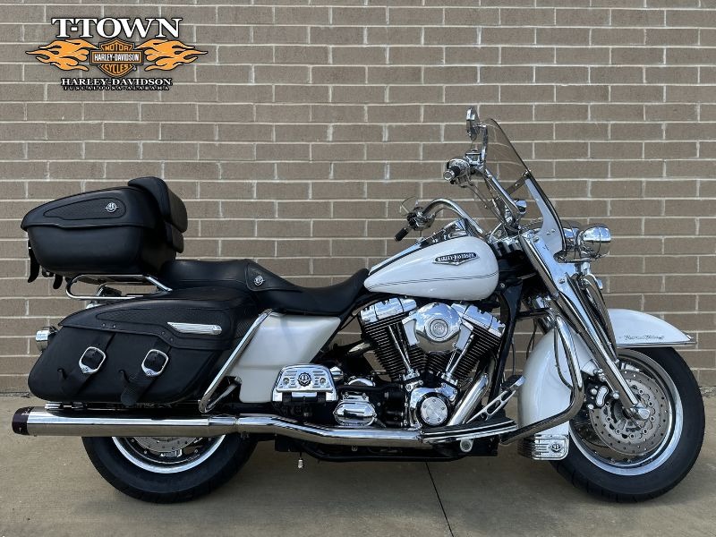 2004 Harley-Davidson FLHRCI Road King® Classic 1