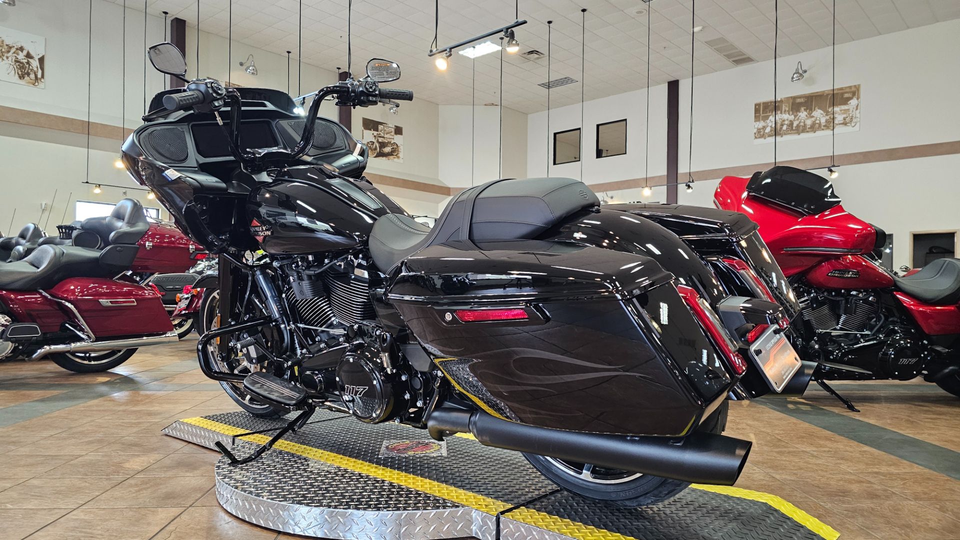 2025 Harley-Davidson Road Glide® in Cottondale, Alabama - Photo 6