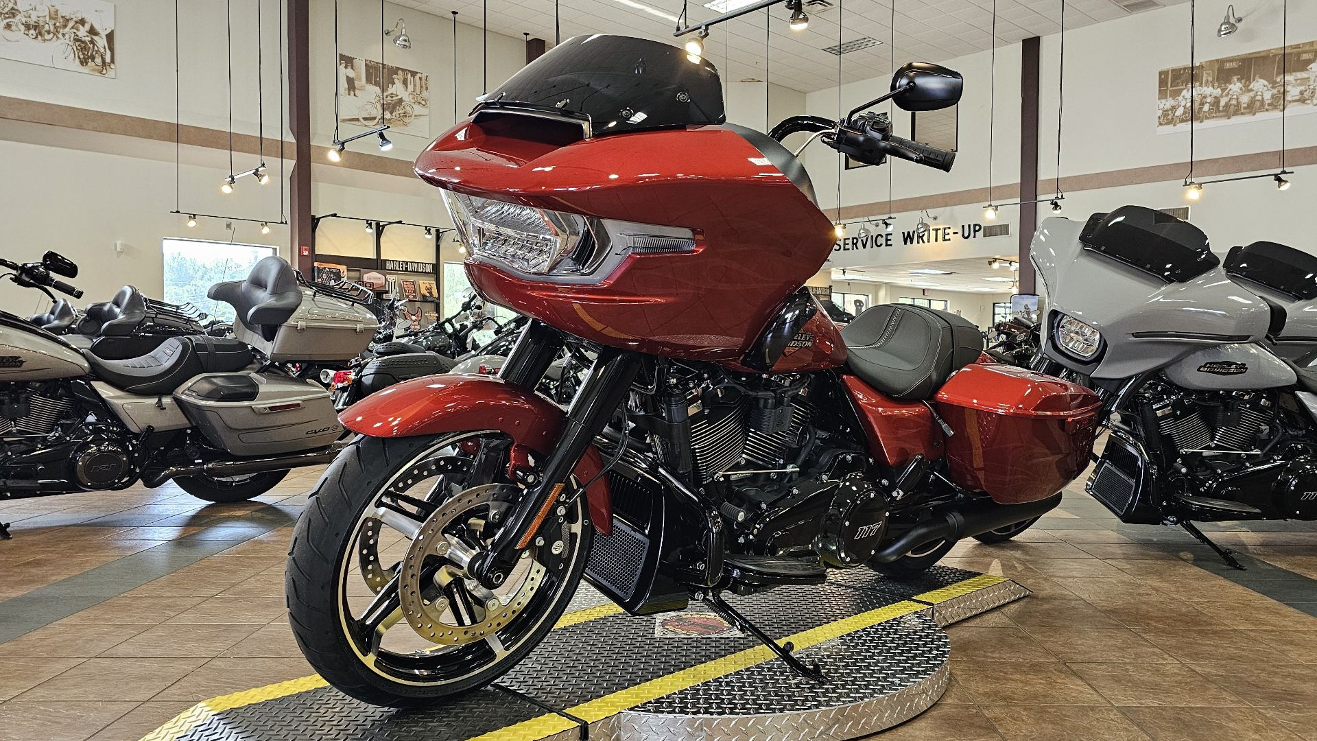 2025 Harley-Davidson Road Glide® in Cottondale, Alabama - Photo 4