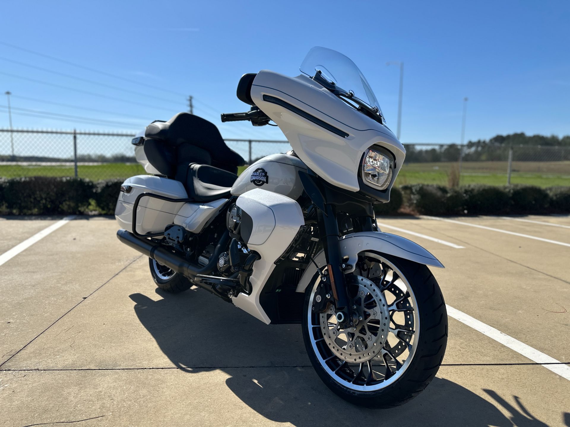 615707 2026 harley davidson flhxl street glide limited touring white onyx pearl - Photo 2