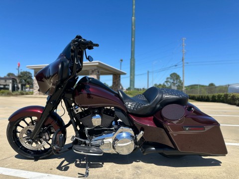 2016 Harley-Davidson Street Glide® in Cottondale, Alabama - Photo 4