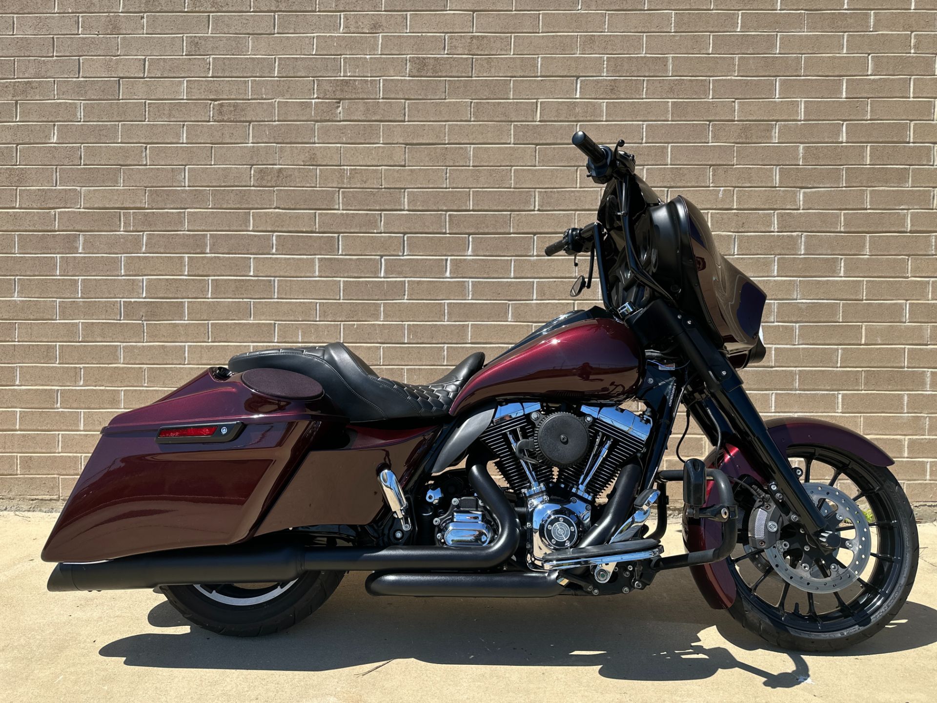 2016 Harley-Davidson Street Glide® in Cottondale, Alabama - Photo 1