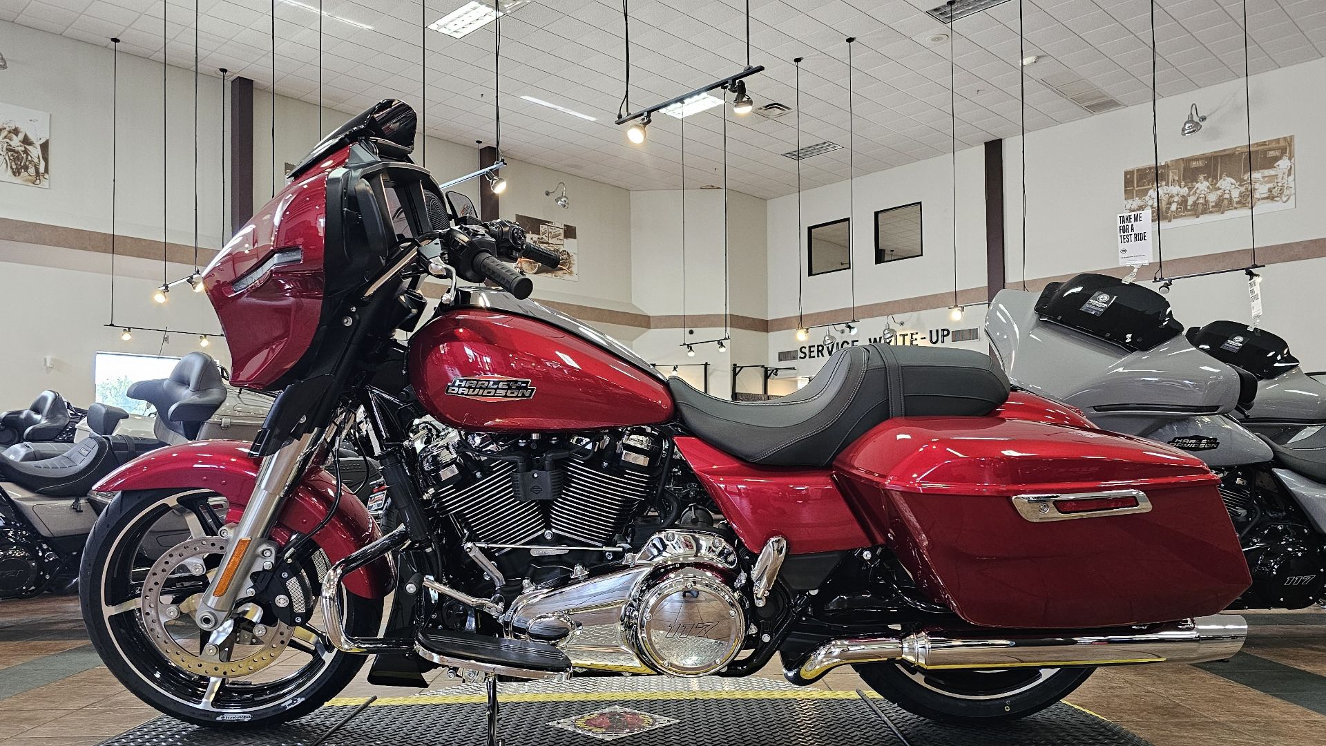 2025 Harley-Davidson Street Glide® in Cottondale, Alabama - Photo 5