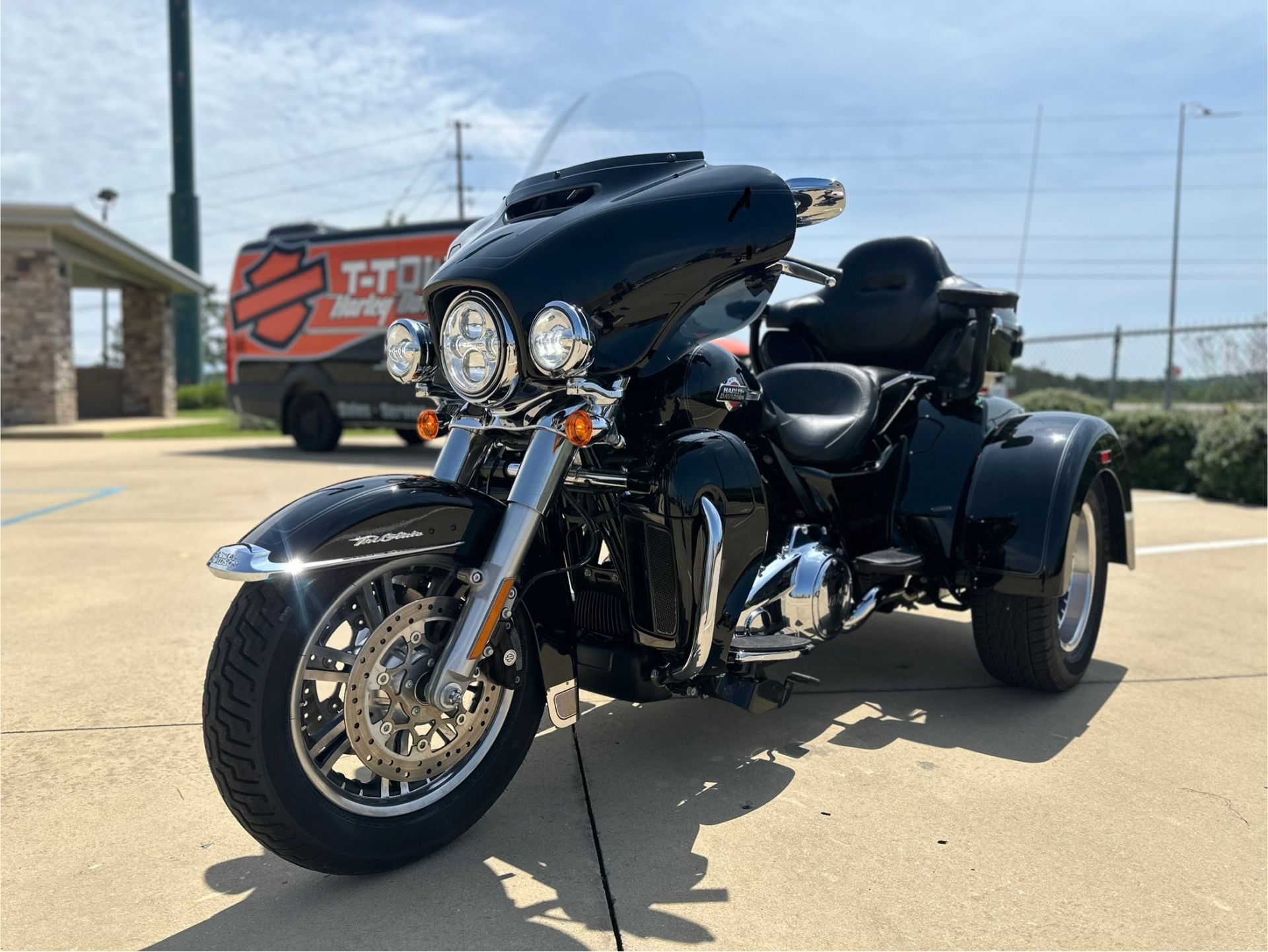 2022 Harley-Davidson Tri Glide® Ultra in Cottondale, Alabama - Photo 3