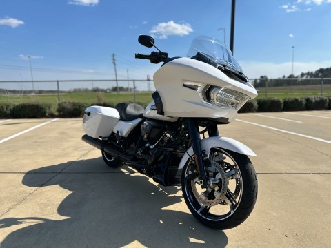 609373 2024 harley davidson fltrx road glide touring white onyx pearl - Photo 2