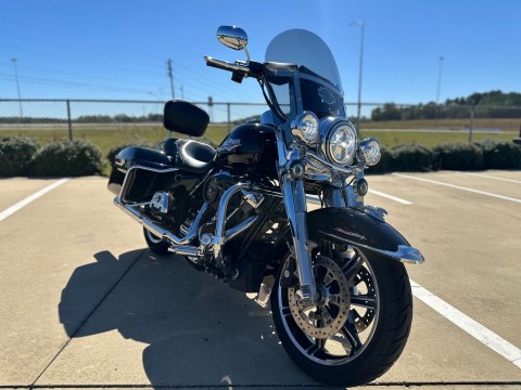 666834 2021 harley davidson flhr road king touring vivid black - Photo 2