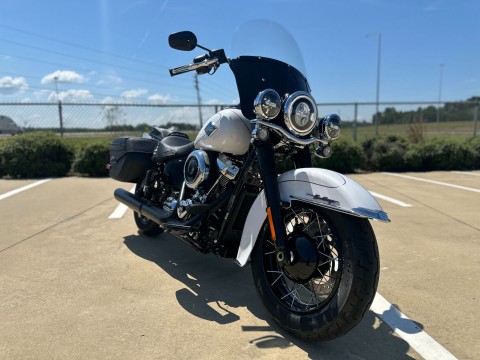 037287 2025 harley davidson flhc heritage classic cruiser white onyx pearl - Photo 2