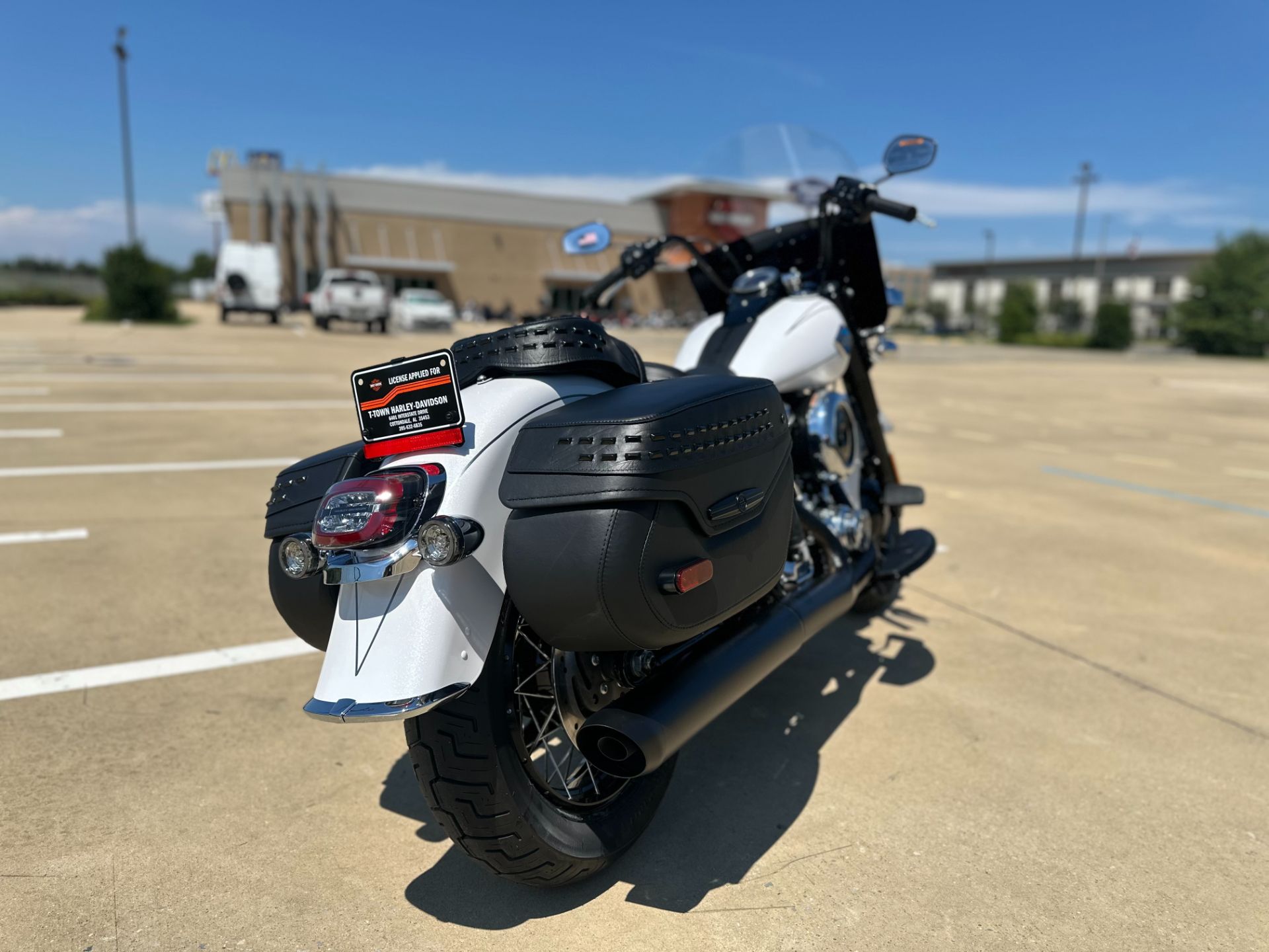 037287 2025 harley davidson flhc heritage classic cruiser white onyx pearl - Photo 6