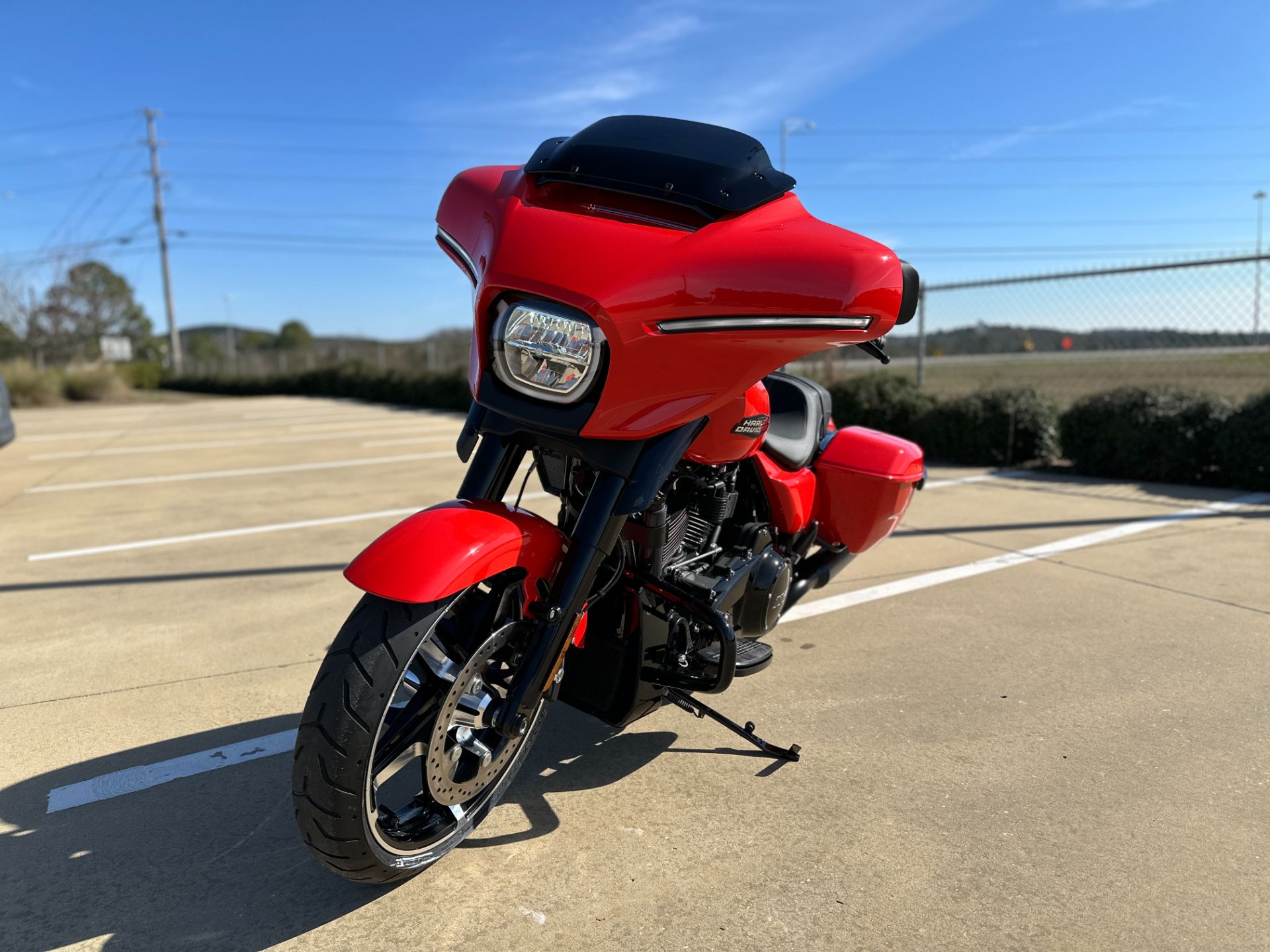 608423 2026 harley davidson flhx street glide touring blood orange - Photo 3