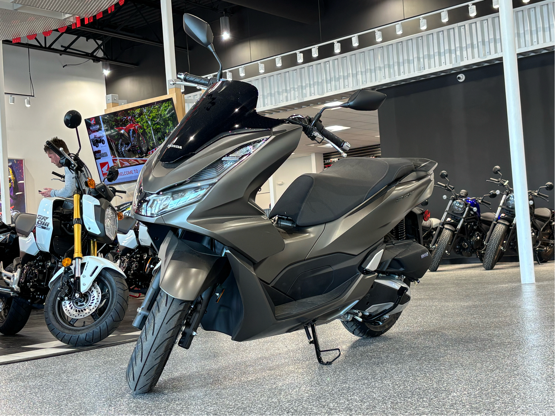 2024 Honda PCX in Fairview Heights, Illinois - Photo 2