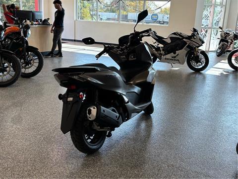 2024 Honda PCX in Fairview Heights, Illinois - Photo 4