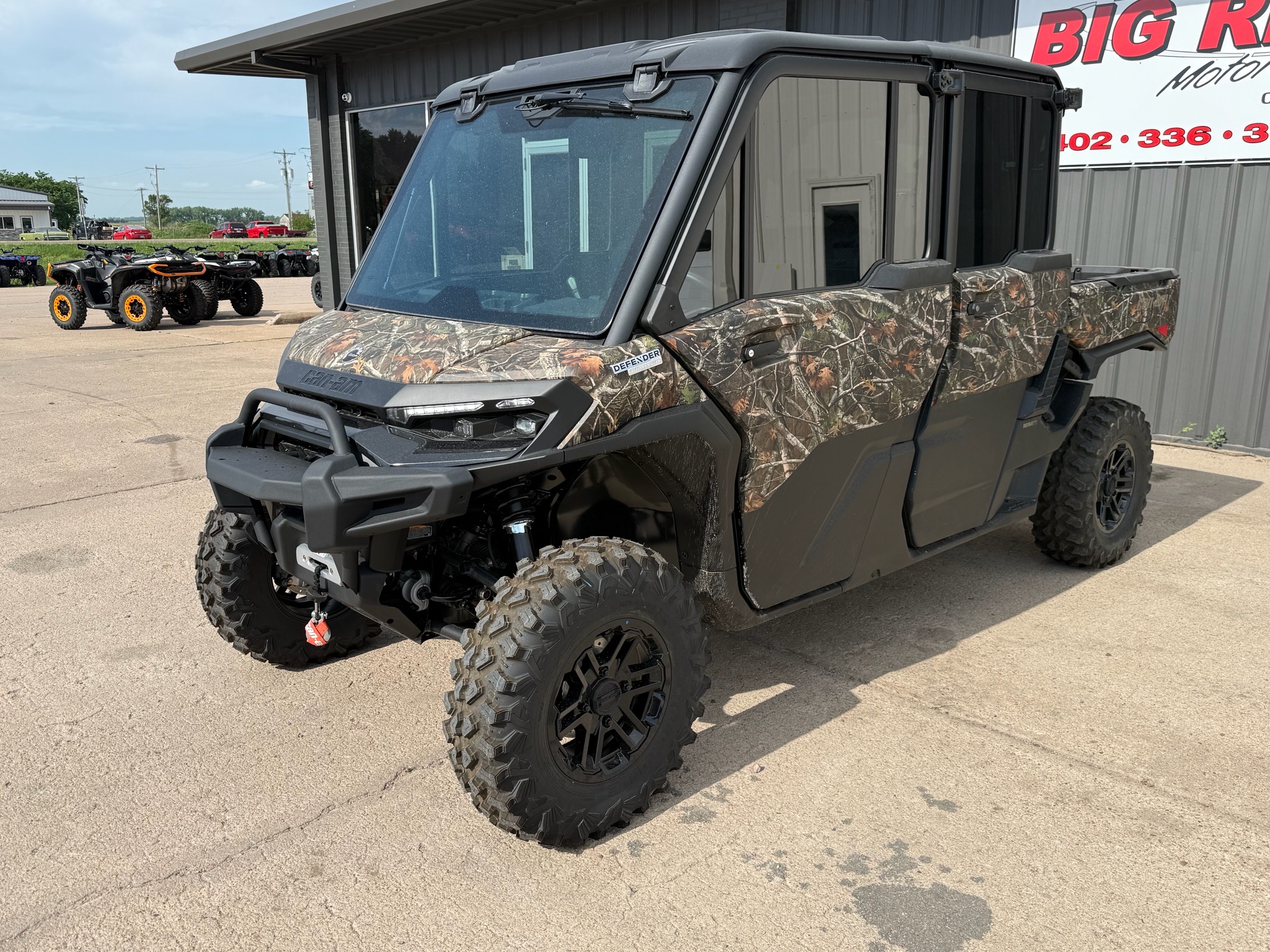 2026 Can-Am™ Defender MAX Limited HD11 3