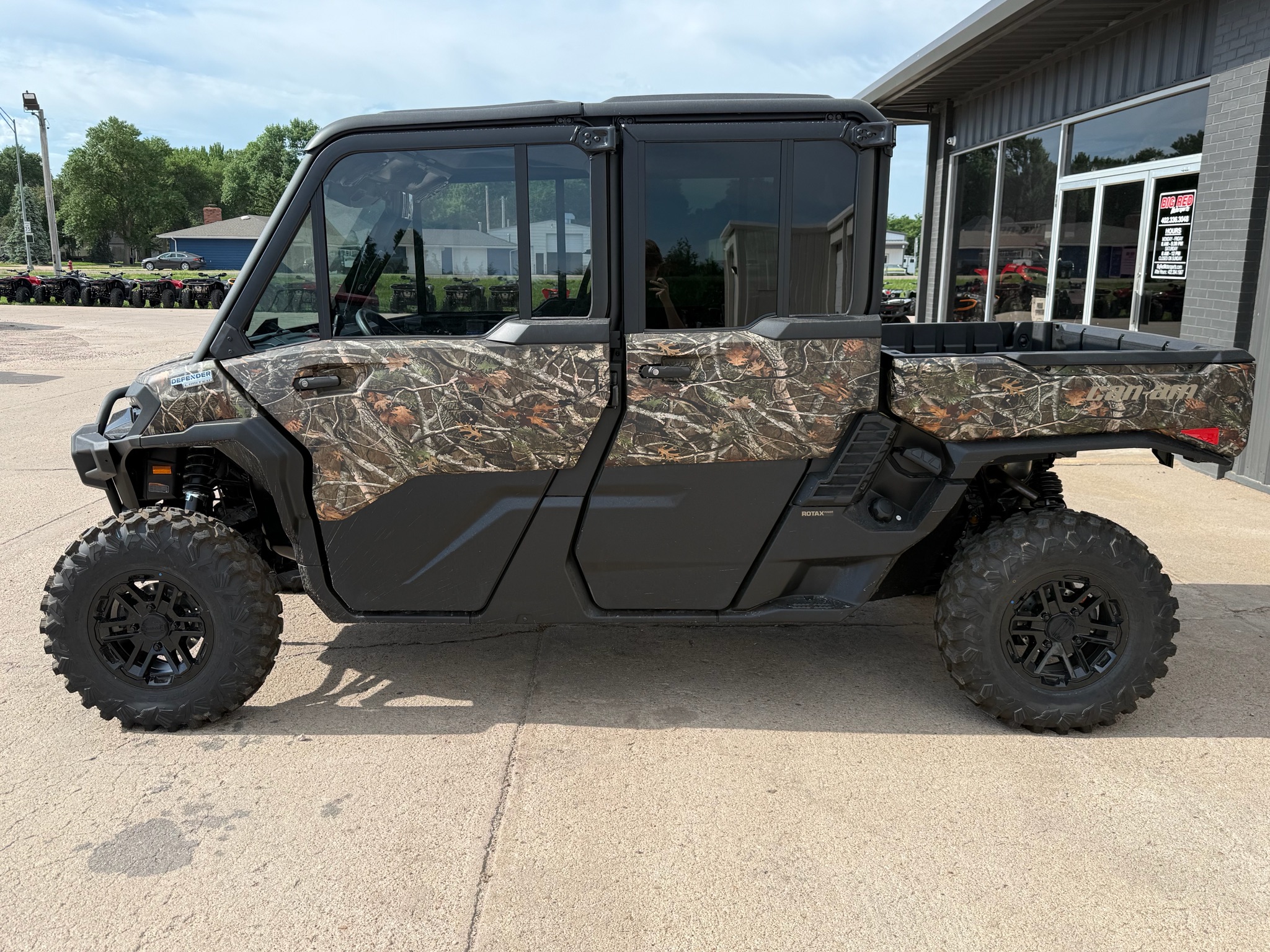 2026 Can-Am™ Defender MAX Limited HD11 4