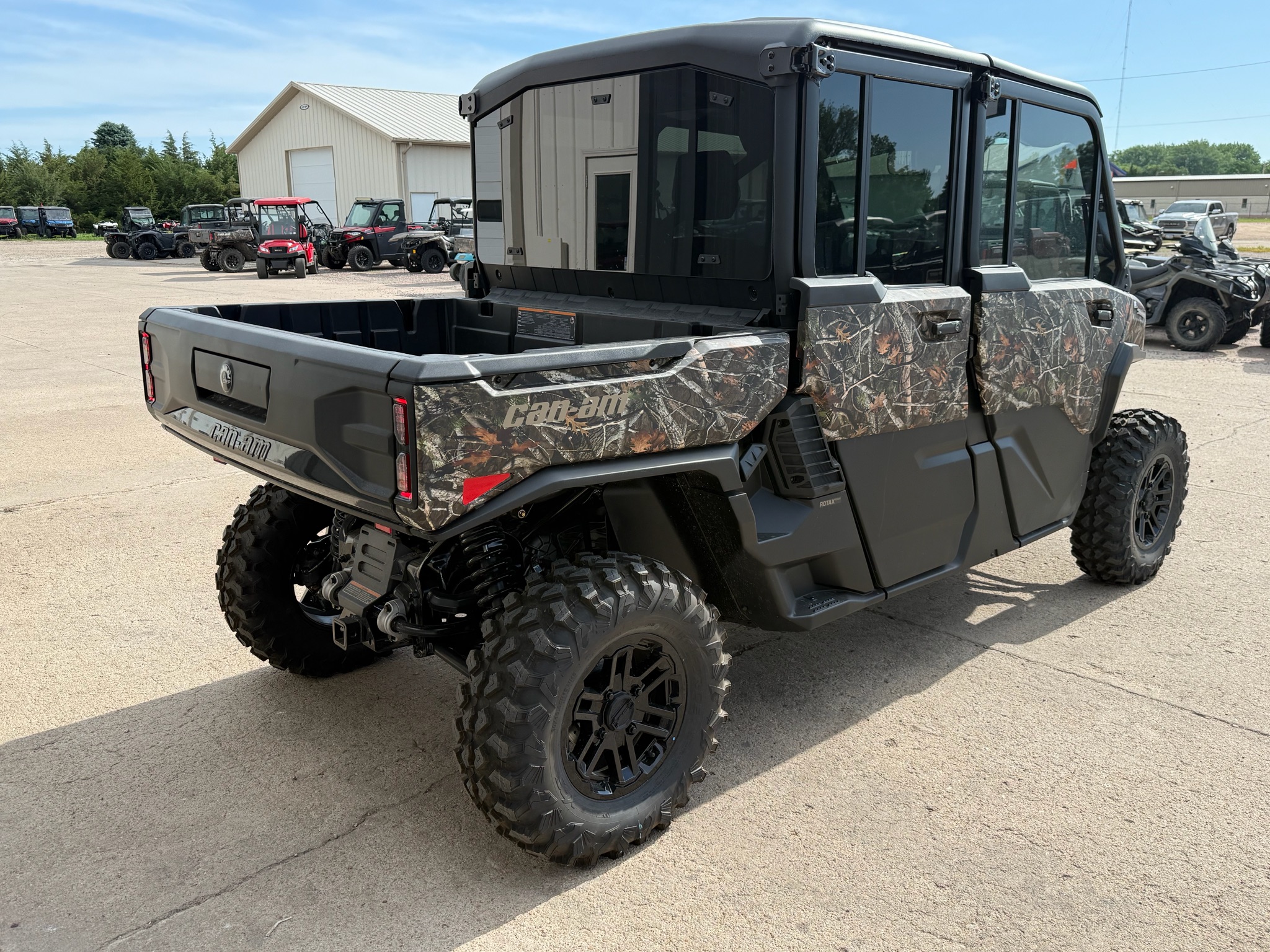 2026 Can-Am™ Defender MAX Limited HD11 7