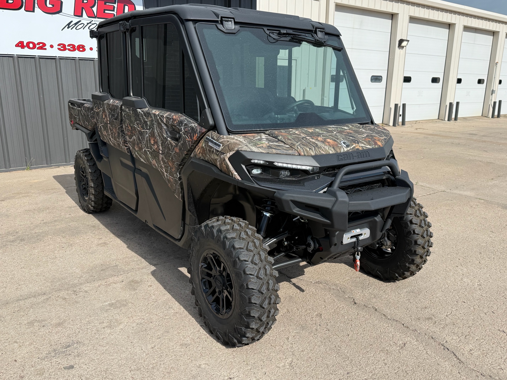 2026 Can-Am™ Defender MAX Limited HD11 10