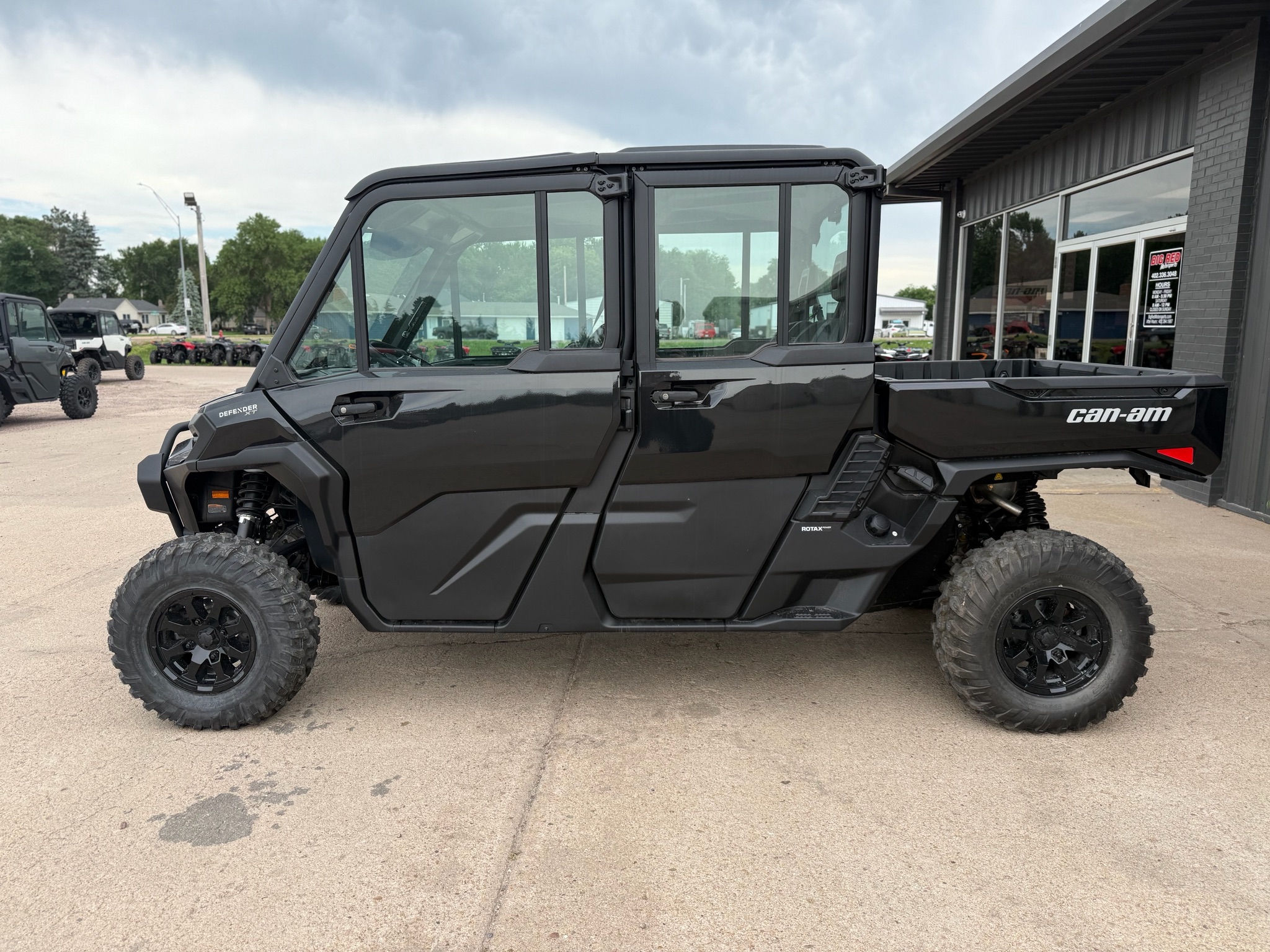 2026 Can-Am™ Defender MAX XT CAB HD11 4