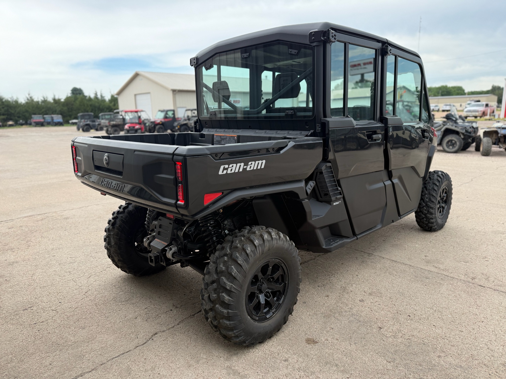 2026 Can-Am™ Defender MAX XT CAB HD11 7