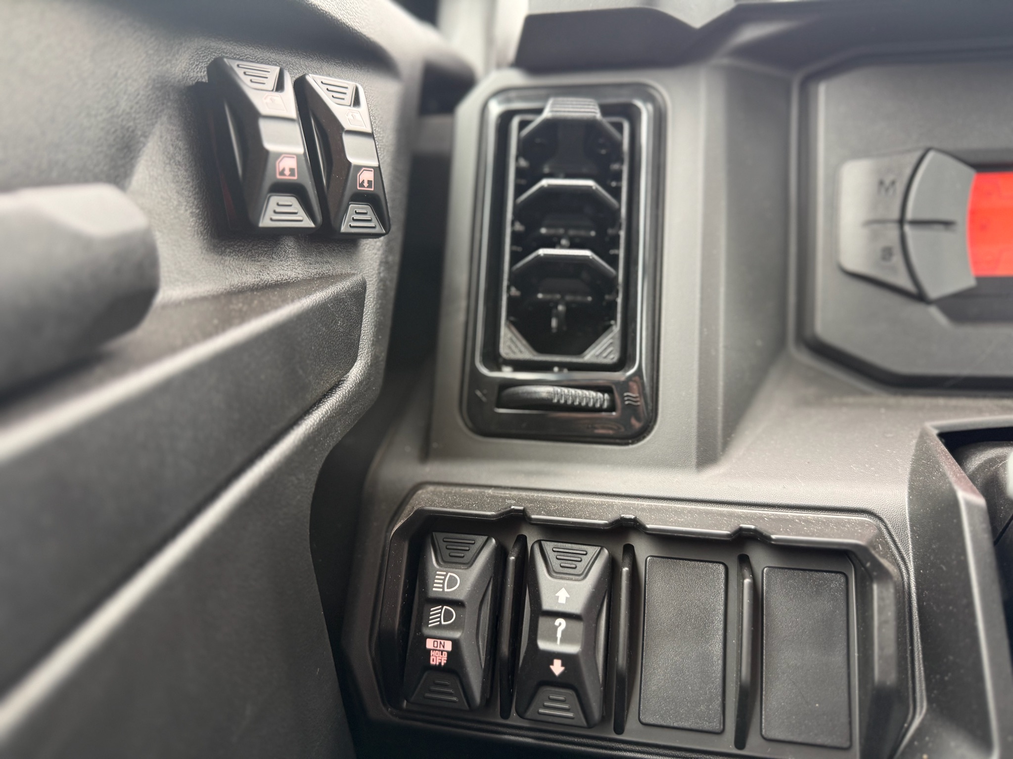 2026 Can-Am™ Defender MAX XT CAB HD11 10