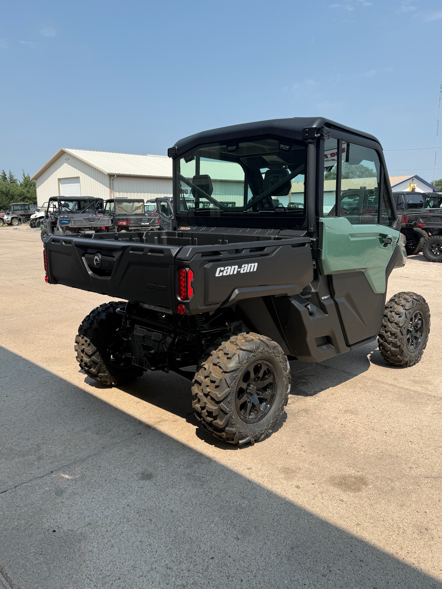 2026 Can-Am™ Defender DPS CAB 5