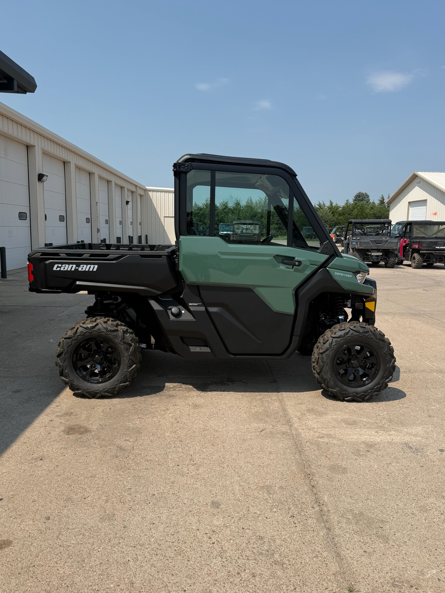 2026 Can-Am™ Defender DPS CAB 10