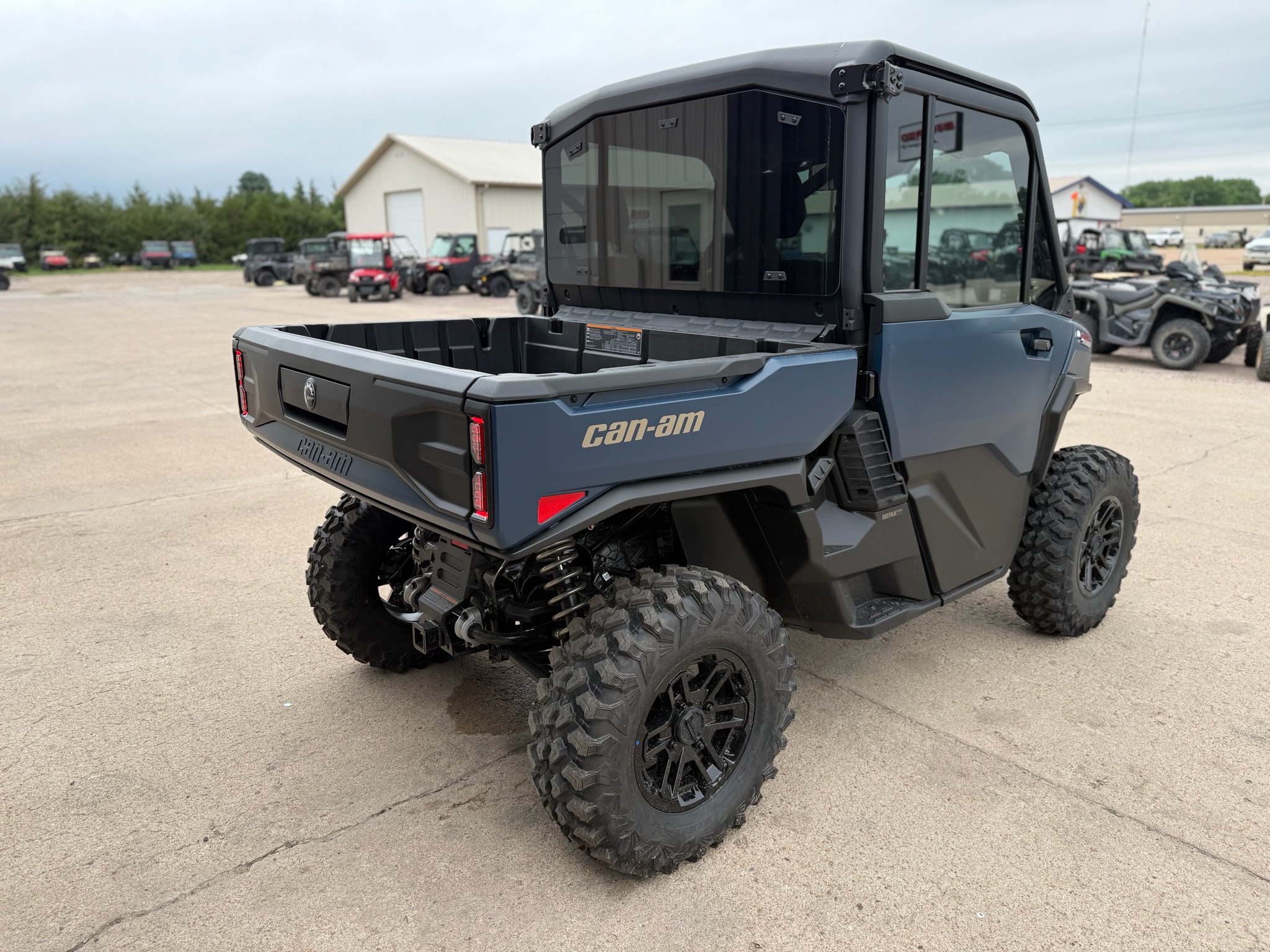 2026 Can-Am™ Defender Limited HD11 7