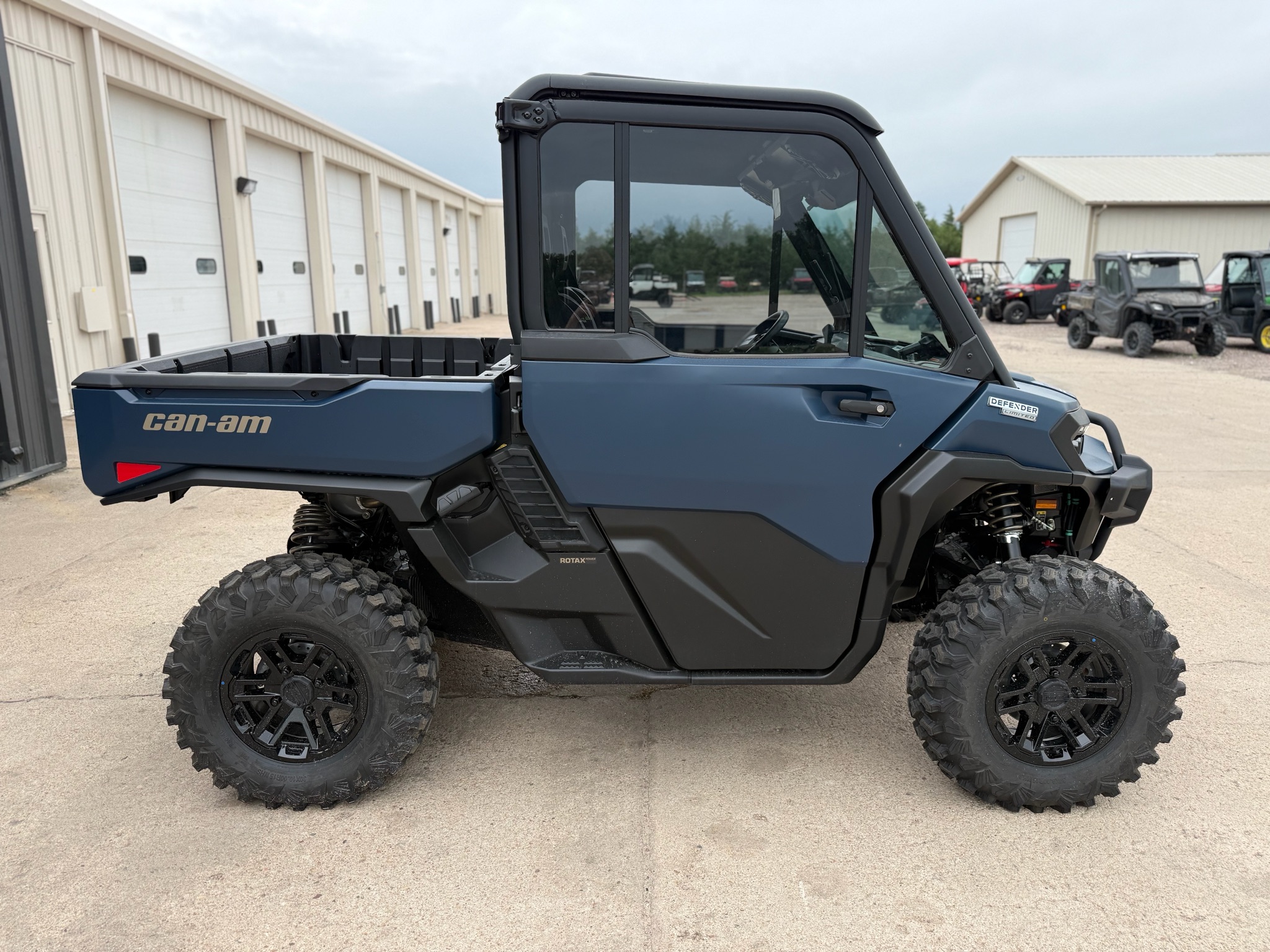 2026 Can-Am™ Defender Limited HD11 8