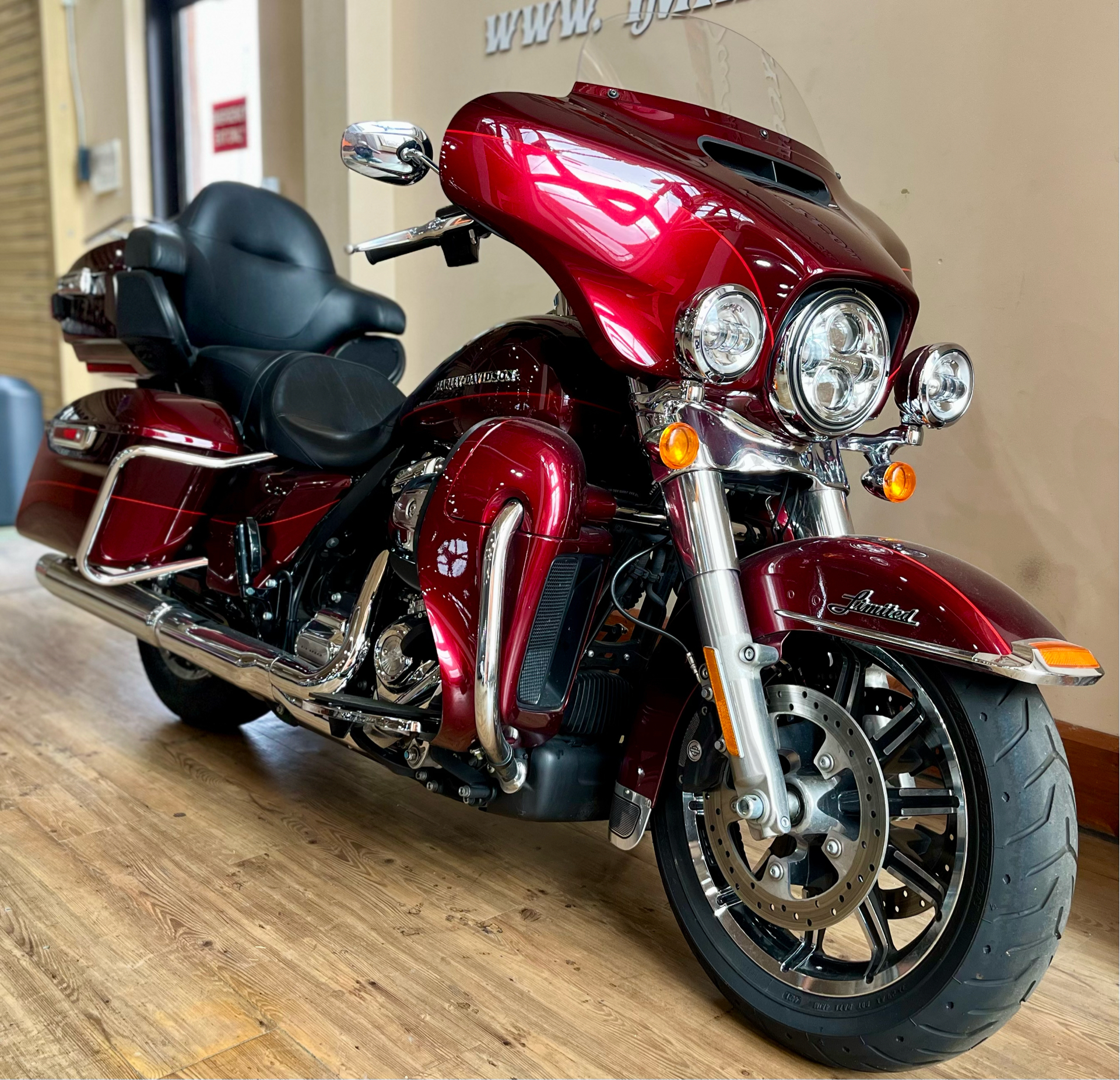 2017 Harley-Davidson Ultra Limited Low in Loveland, Colorado - Photo 2