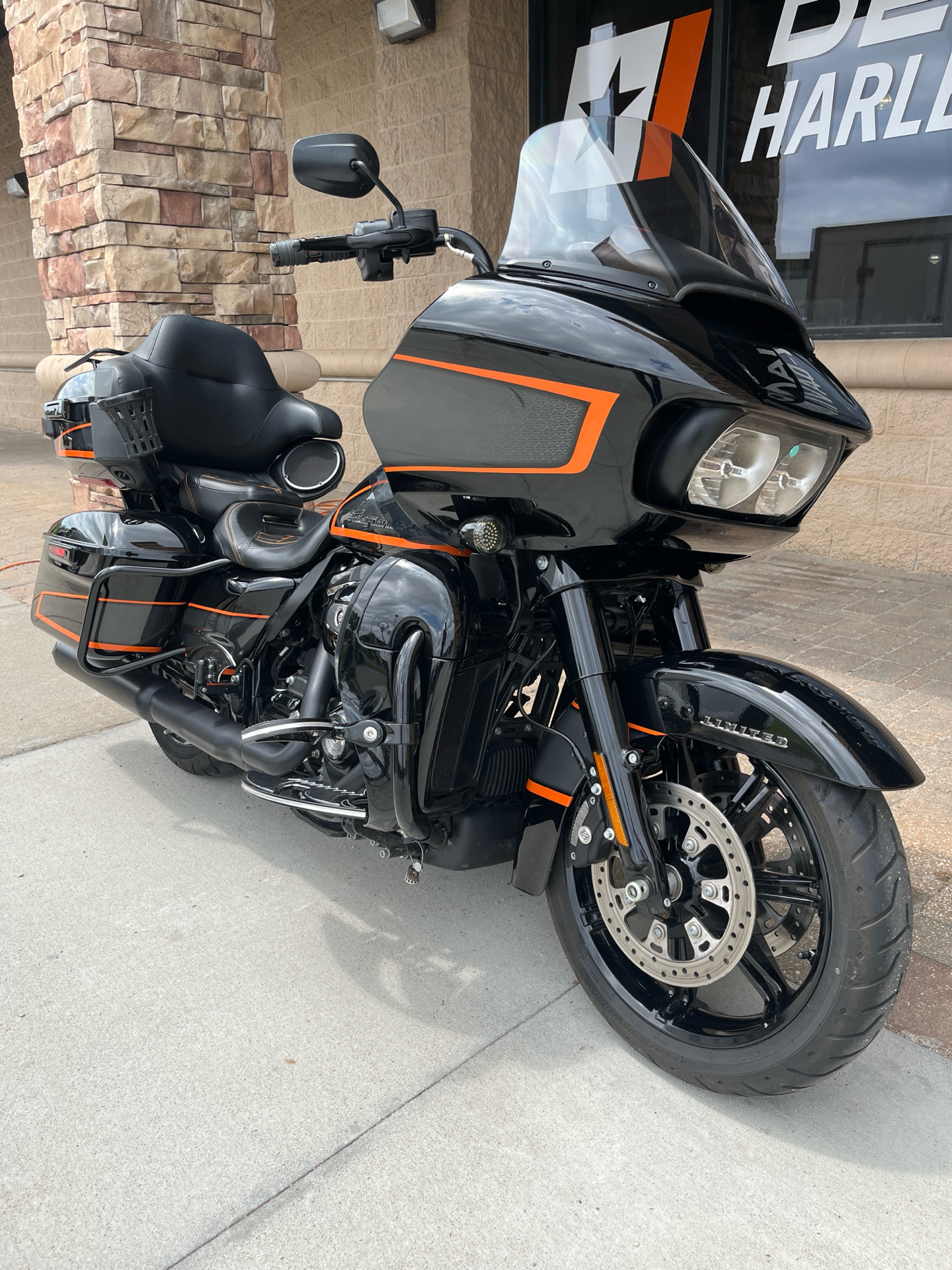2022 Harley-Davidson Road Glide® Limited in Omaha, Nebraska - Photo 2