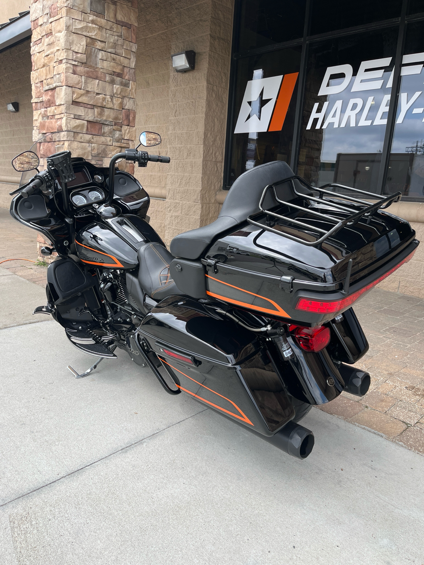 2022 Harley-Davidson Road Glide® Limited in Omaha, Nebraska - Photo 4